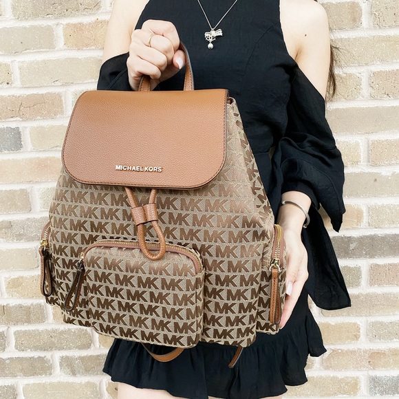 Gaby’sBags🍀Michael Kors Backpack - Picture 2 of 4